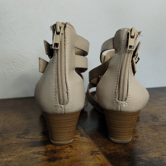 Sandals! - Picture 3 of 4